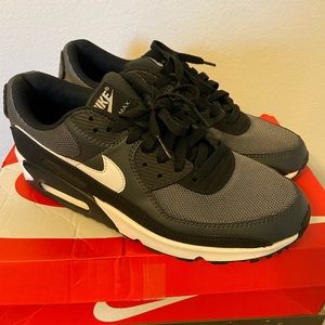 Men’s Nike Air Max 90 Size 9.5